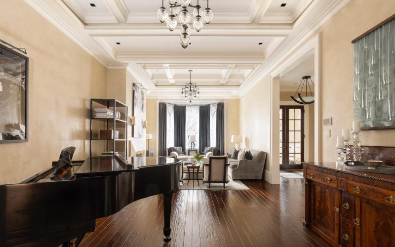 55 Commonwealth Avenue , Boston Photo